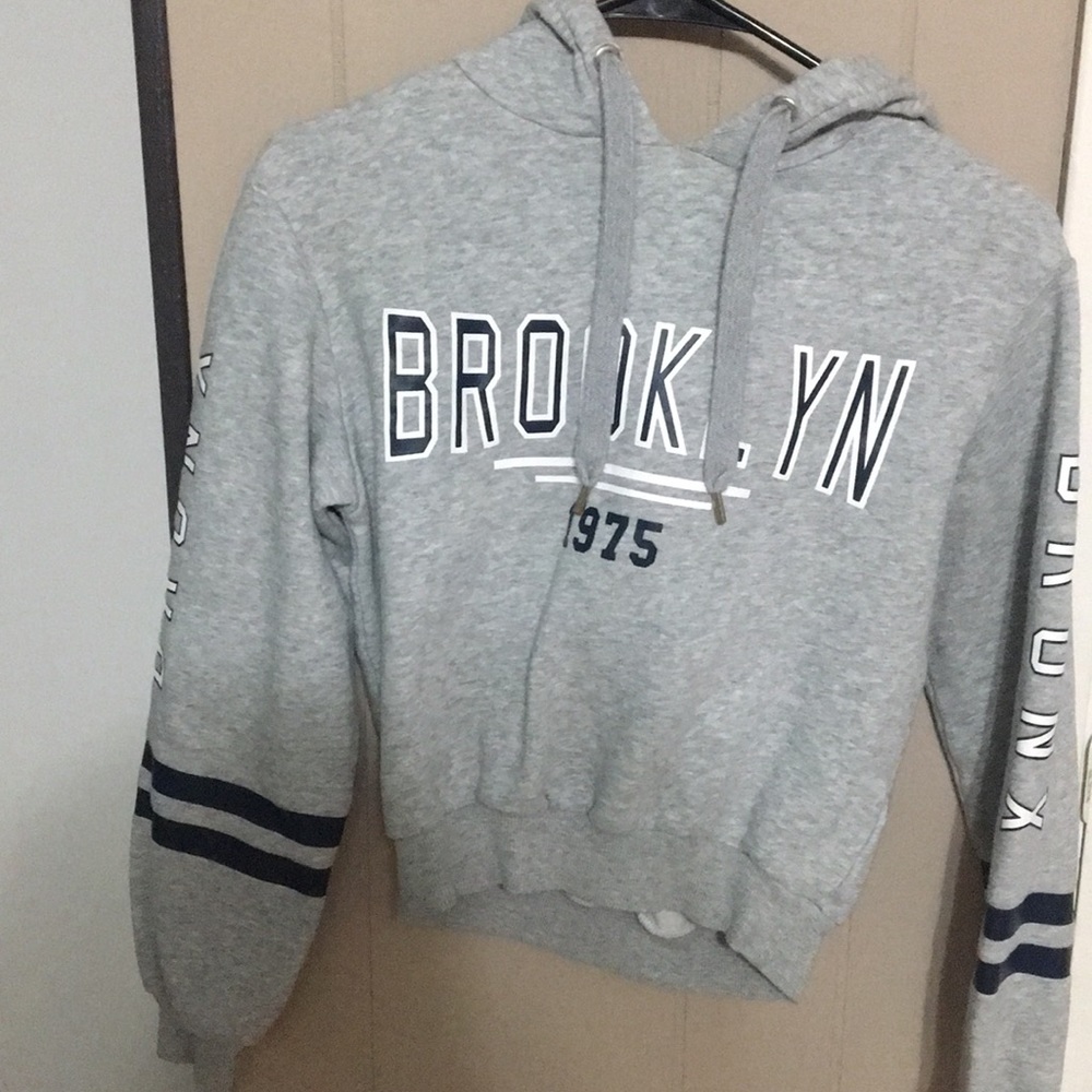 Cropped sweatshirt